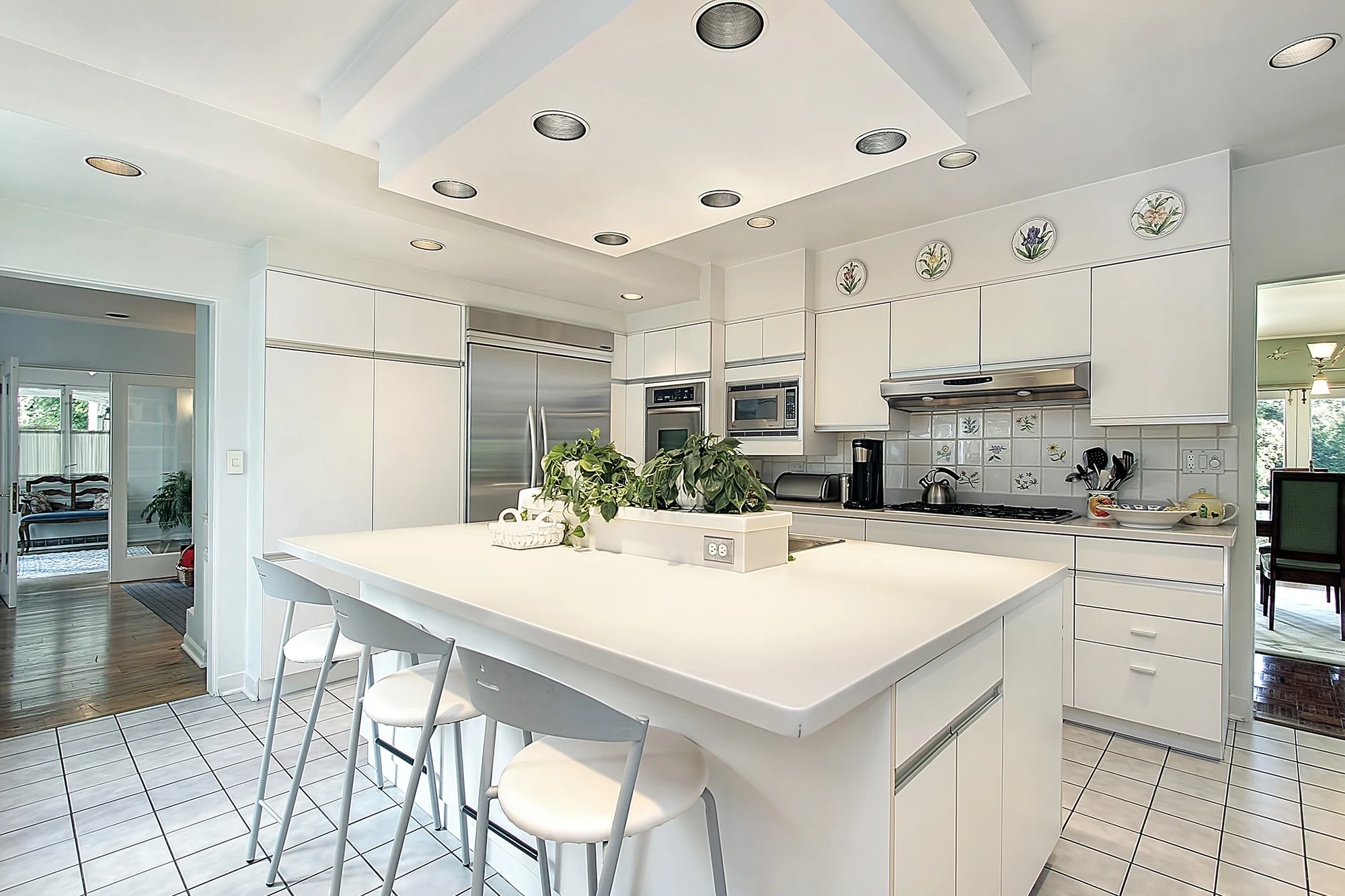 https://depositphotos.com/8694624/stock-photo-kitchen-with-white-cabinetry.html
